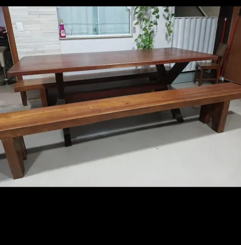 MESA DE MADEIRA MACIÇA 