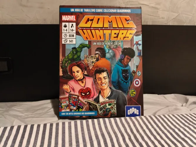 Jogo de Tabuleiro Comics Hunters Novo