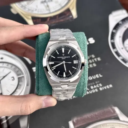 Relógio Vacheron Constantin Overseas 4500V com mostrador preto 41 Milímetros