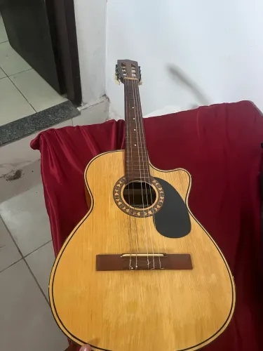 Violão Pouco Usado