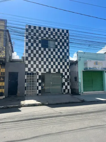 VENDO PRÉDIO COMERCIAL NA AVENIDA PRINCIPAL!
