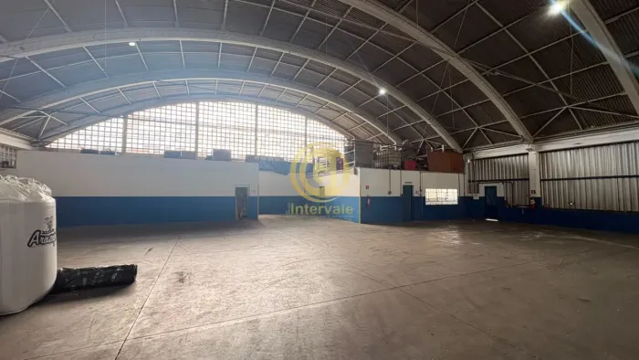 Galpão Empresarial de 1.000 m² em Condomínio Fechado