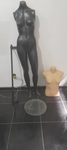 2 manequim 1 arara 1 suporte para manequim 