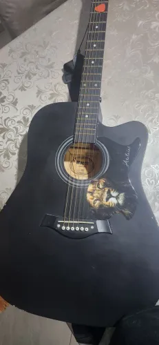Violão moris regulado