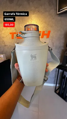 Garrafa Térmica 650ml Estilosa com Alça | Prática e Moderna