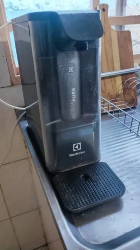 Purificador de Água Gelada Filtro Electrolux Preto PE12G Gelando e Funcionando Normalmente