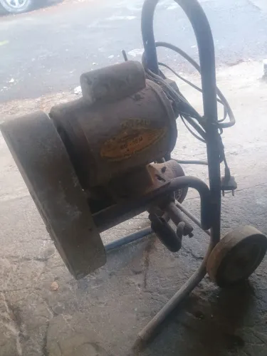 Máquina de desentupir