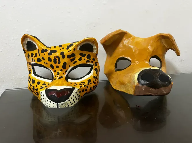 Máscaras de papel machê sob encomenda 