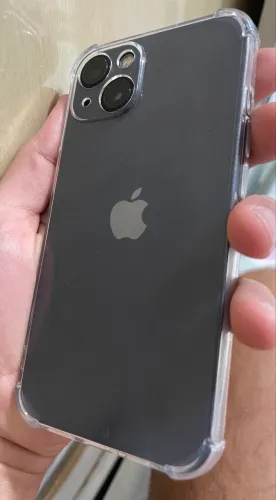 iPhone 13 128gb muito novo com capa, película e fone