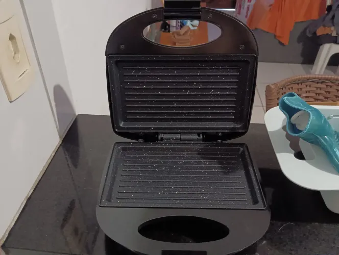 Sanduícheira tostex grill