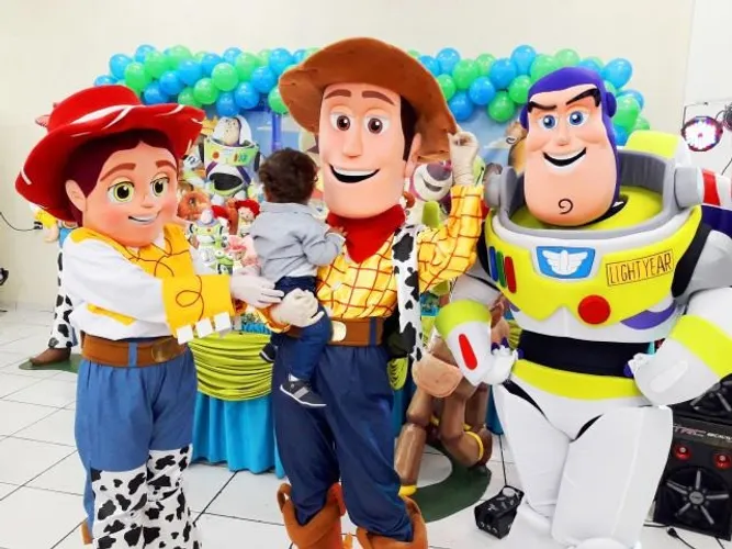Toy Story cover personagens vivos festa infantil