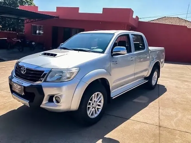 Sucata peças Toyota hilux 2013 3.0