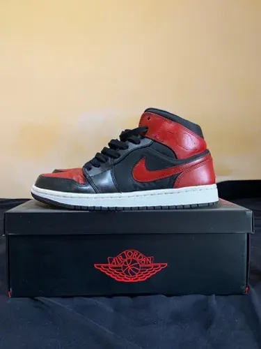 Air Jordan 1 Mid Custom