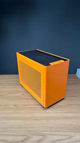 Gabinete Cooler Master NR200P Sunset Edition (unico no brasil)