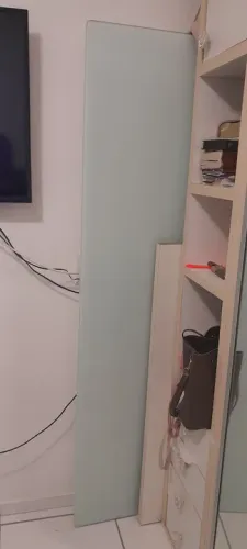 Tampo de mesa leitoso