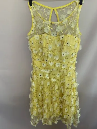 Vestido renda usado
