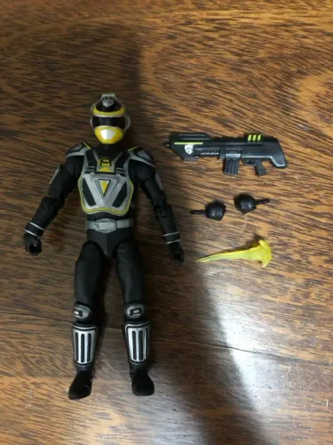 A Squad Yellow Ranger Power Rangers SPD Hasbro Lightning Collection