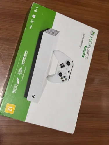 XBOX ONE S - 1.0GB
