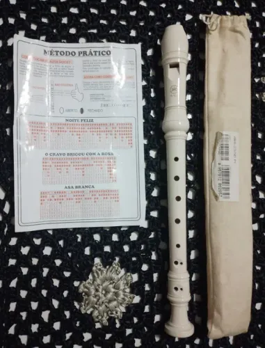 FLAUTA  YAMAHA, NOVA COM PARTITURA.