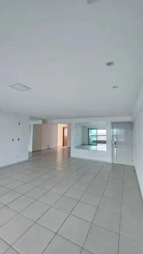 Edif. Jardim Casa Forte para aluguel  204 metros quadrados com 4 quartos em Casa Forte - R