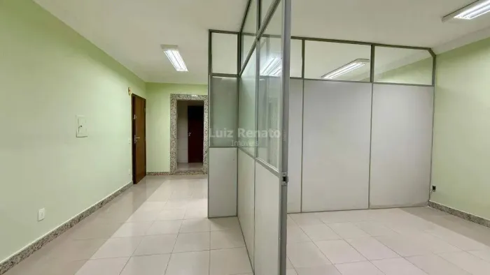 Sala comercial para locação do Santo Augostinho