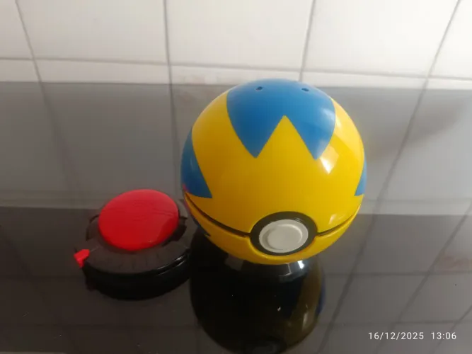 Pokémon Ataque Surpresa Abra e Quick Ball (+ brinde)