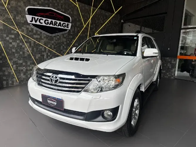 Toyota Hilux SW4 SRV D4-d 4X4 3.0 TDI Dies. AUT 2014
