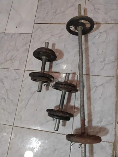 Kit 30kg De Anilhas Com 2 Barras Halteres e 1 Reta