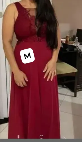 Estou vendo 2 vestido de festa.