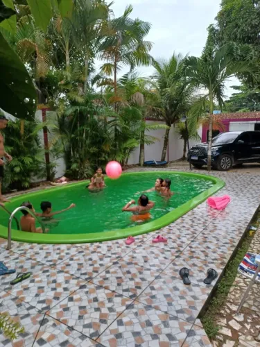 VENDE-SE CASA EM MOSQUEIRO COM TERRENO ARBORIZADO