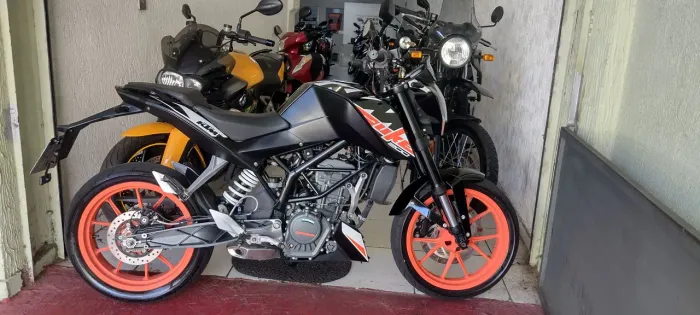 KTM DUKE 200 ABS 2020 Preta impecavel COM APENAS 16.000km ORIGINAIS A TODA PROVA