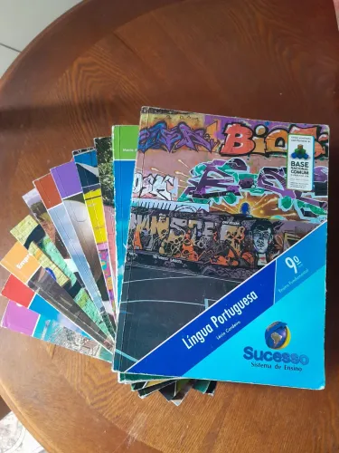 Livros didáticos - Sistema de Ensino Sucesso 