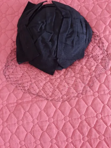 Chapéu Zara Preto com véu