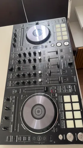 Vendo DDJ RX semi-nova
