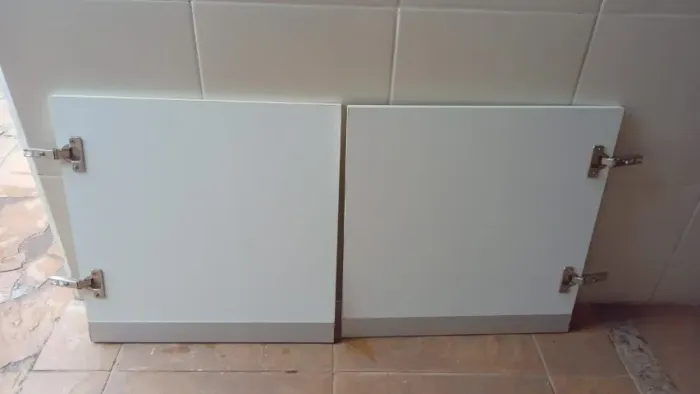 Par de Portas de Armário em MDF Branco | Para Cozinha, Banheiro ou Lavanderia | Usado 