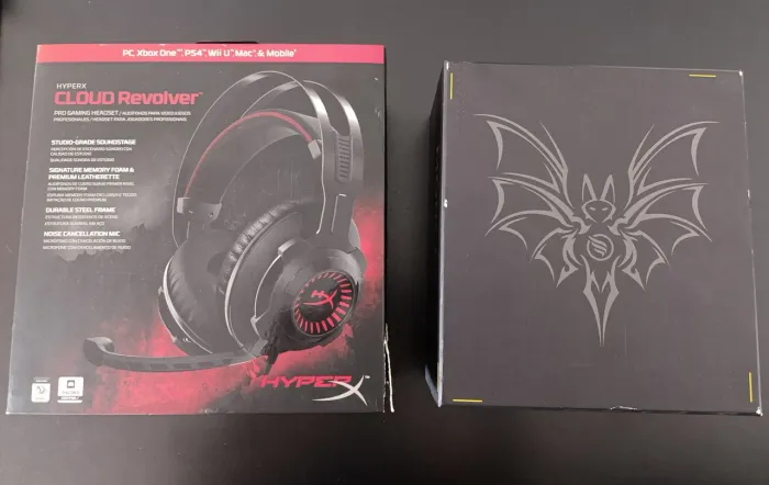 Kit Gamer - 2 Headsets + 2 Mousepads