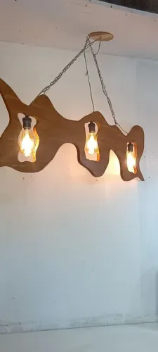 Luminária em madeira rústica 