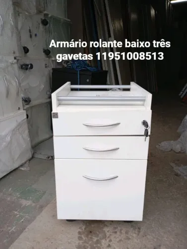 Armário rolante baixo com 3 gavetas