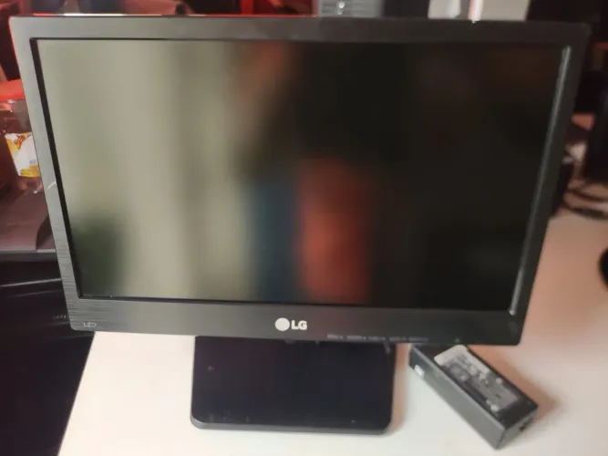 Monitor LG led 15 Pol VGA 
