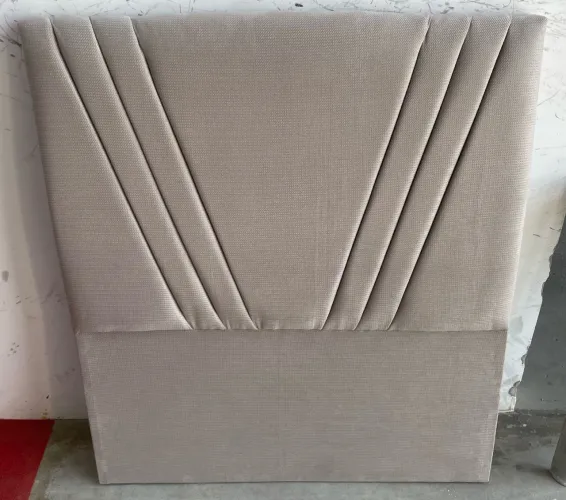 Cabeceira Estofada Bege Design Moderno TEMOS APARTI DE 190.00