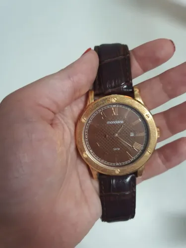 Relógio Mondaine Dourado