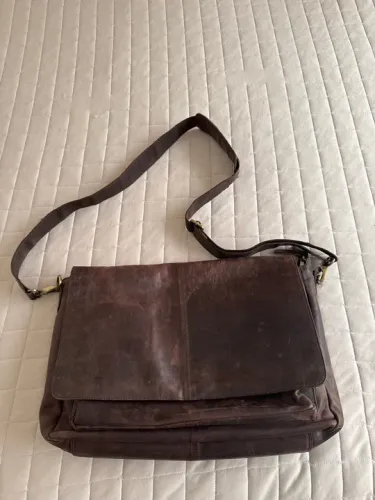 Bolsa de Ombro em Couro Marrom