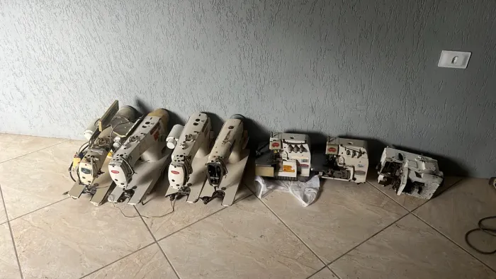 Lote de Máquinas de Costura Industrial + Equipamento de Passadoria