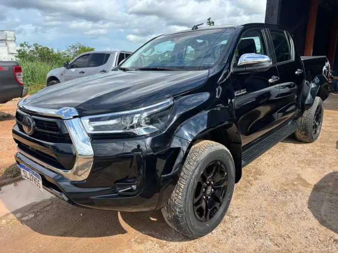 Toyota Hilux CD SRX Plus 4X4 2.8 TDI Die. Aut. 2024