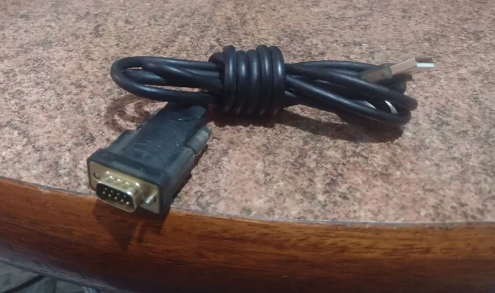 Cabo Macho VGA Tech x USB Dourados  para componentes eletrônicos. 