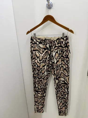 Calça animal print feminina C&A