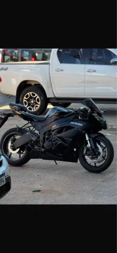 Vendo Kawazaki zx6r ano 2011