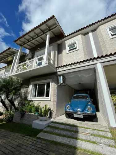 Casa em condomínio mobiliada com 03 dormitórios no Bela Vist