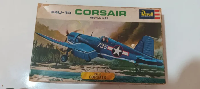 Aeromodelo antigo na scala1:72 modelo f4u-1d Corsair da revell