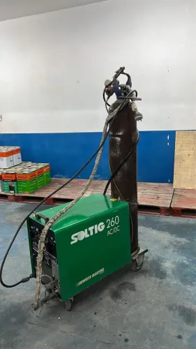 MÁQUINA SOLTIG 260 MIG E TIG